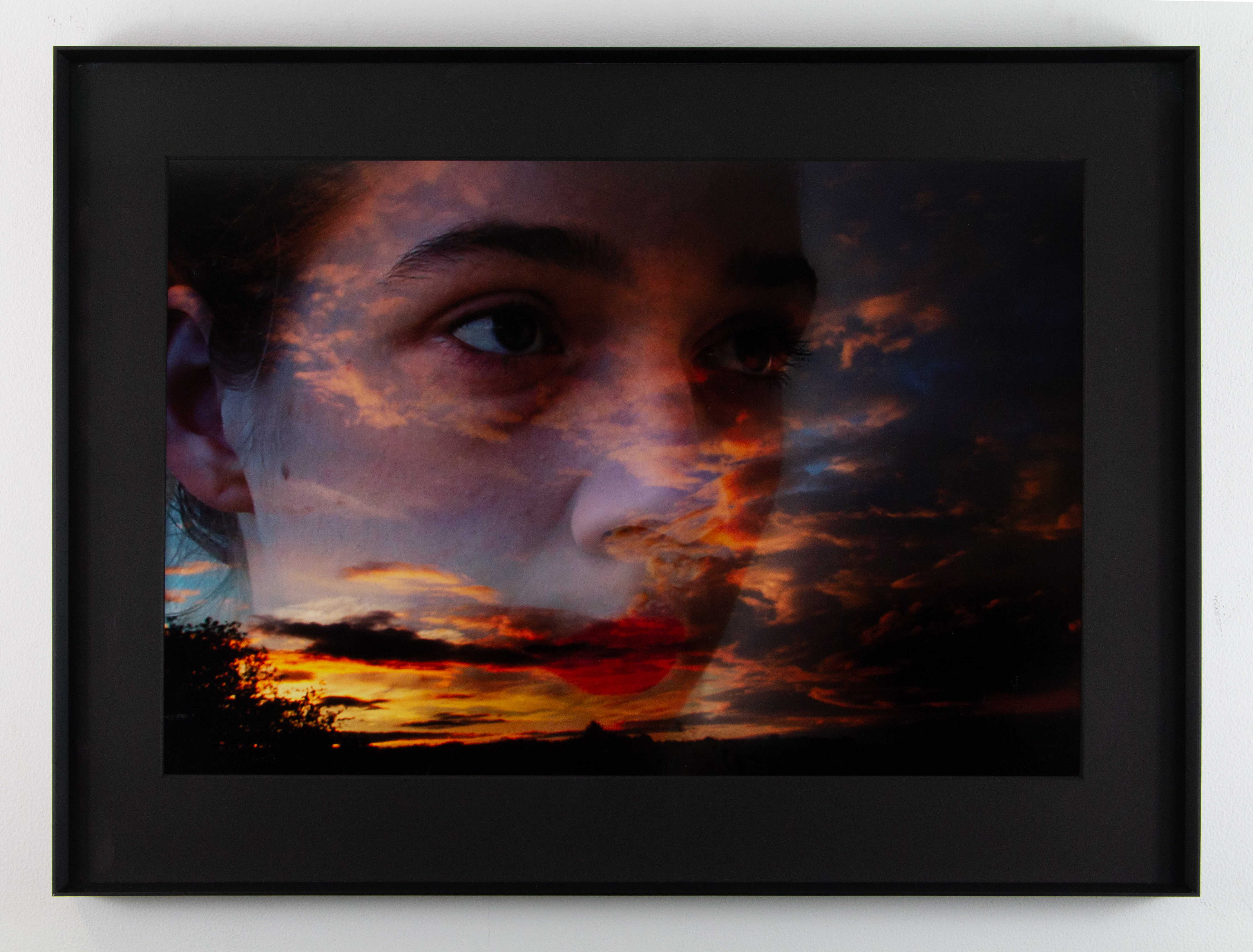 Yinka, I See Her Everywhere, or Lipstick Sunset (2016) (2/10), C-print mounted on Dibond, 57,5 x 42,5 cm, € 225